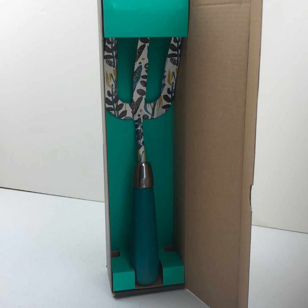 Wild and Wolf metal/resin type handle garden fork